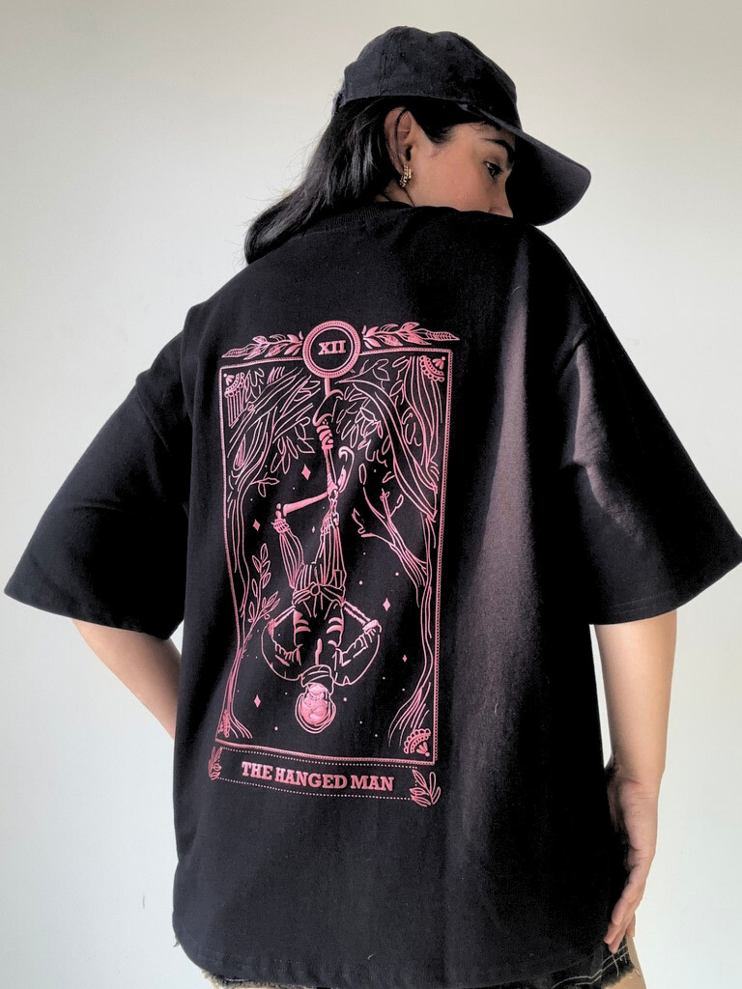 BLACK INVERSE WISDOM OVERSIZED TSHIRT