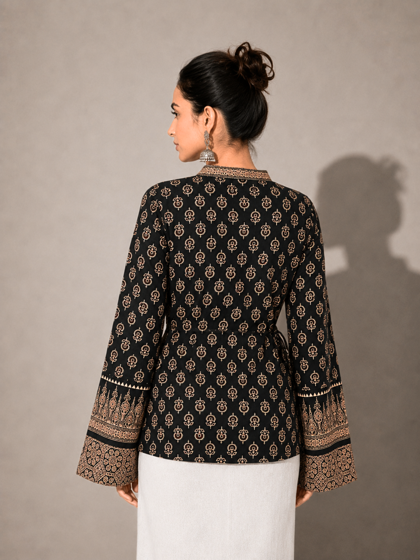 Heer Shortline Top in Black