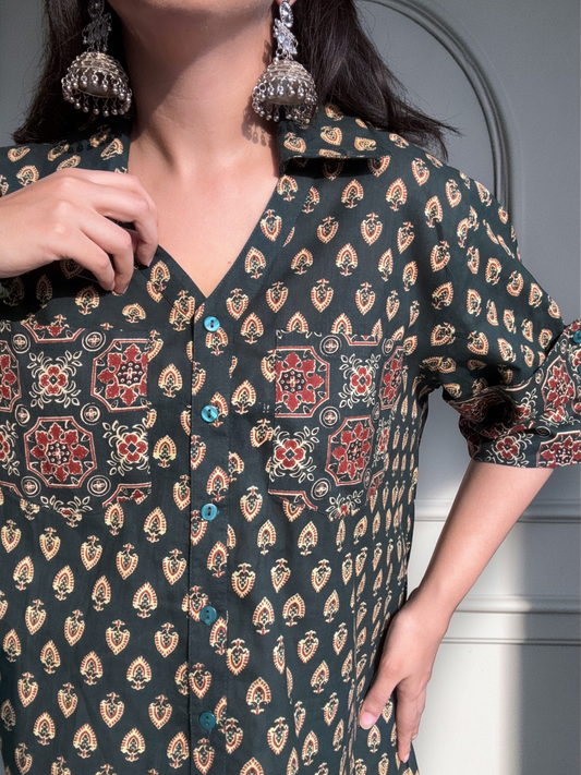 Amara Relaxed Cotton Shirt in Forrest Green