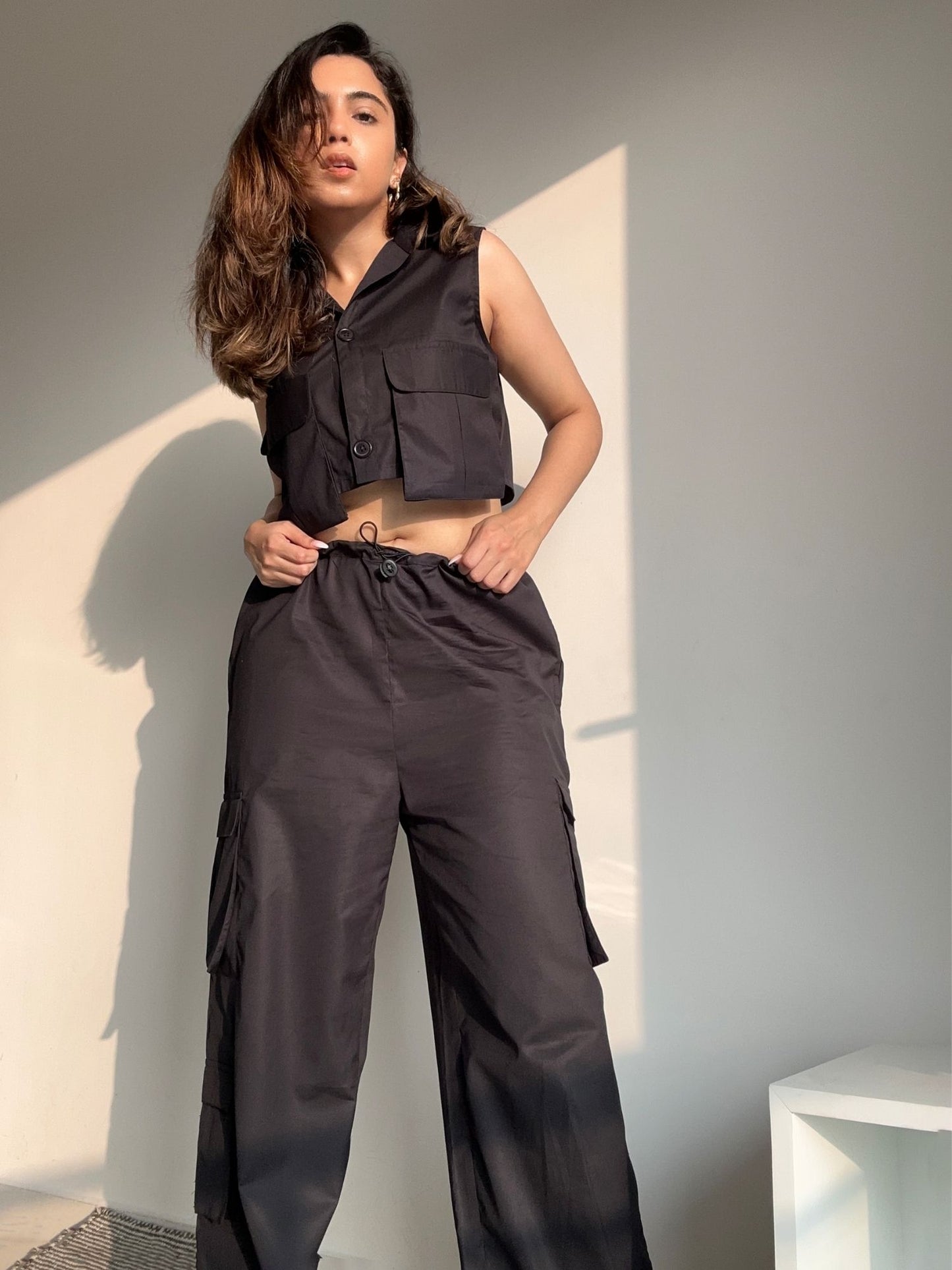 Natte Cargo Pocket Pants in Black