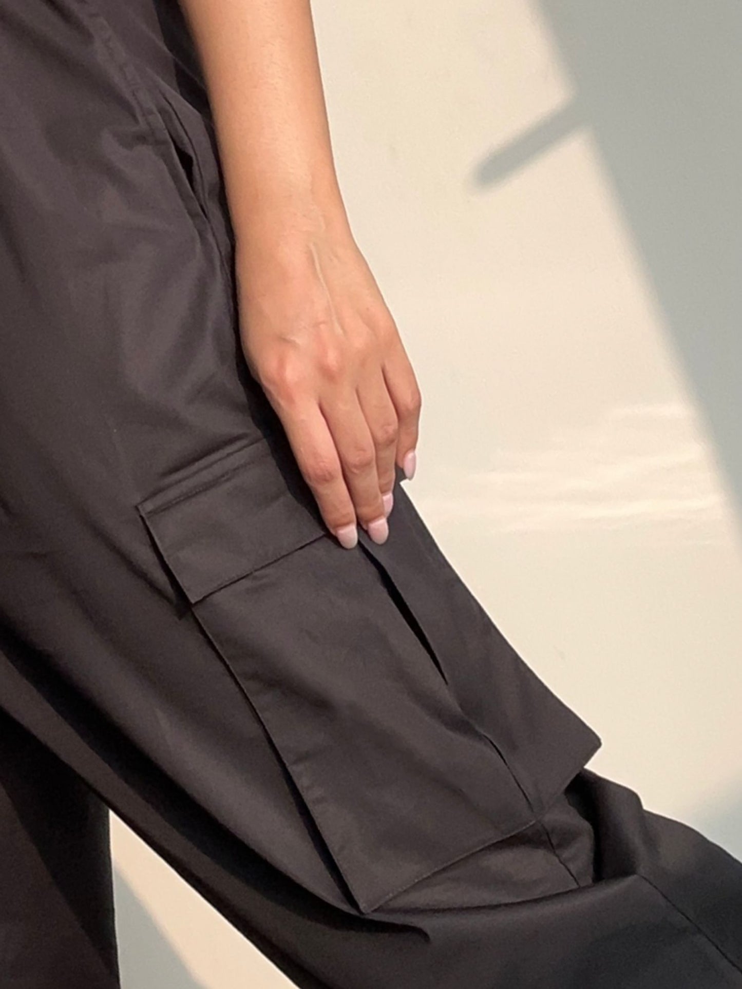 Natte Cargo Pocket Pants in Black