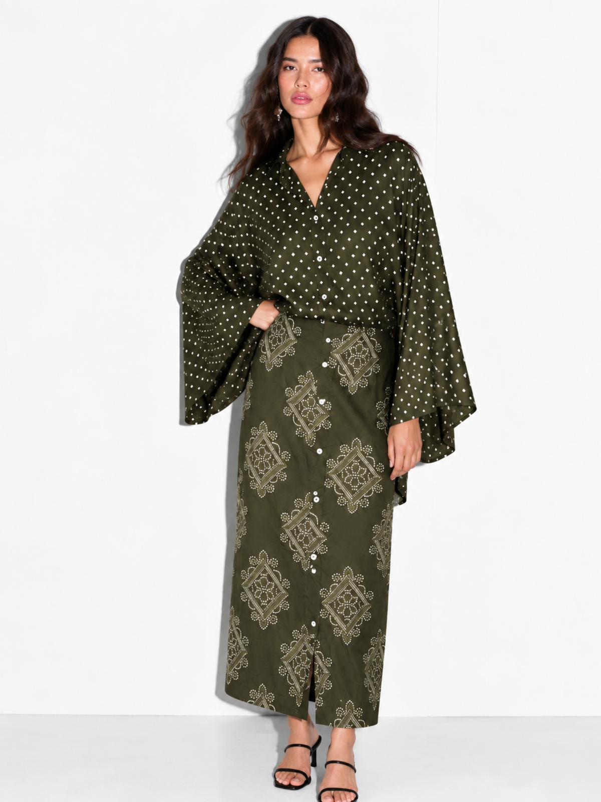 Tarini Kaftaan Long Shirt in Olive