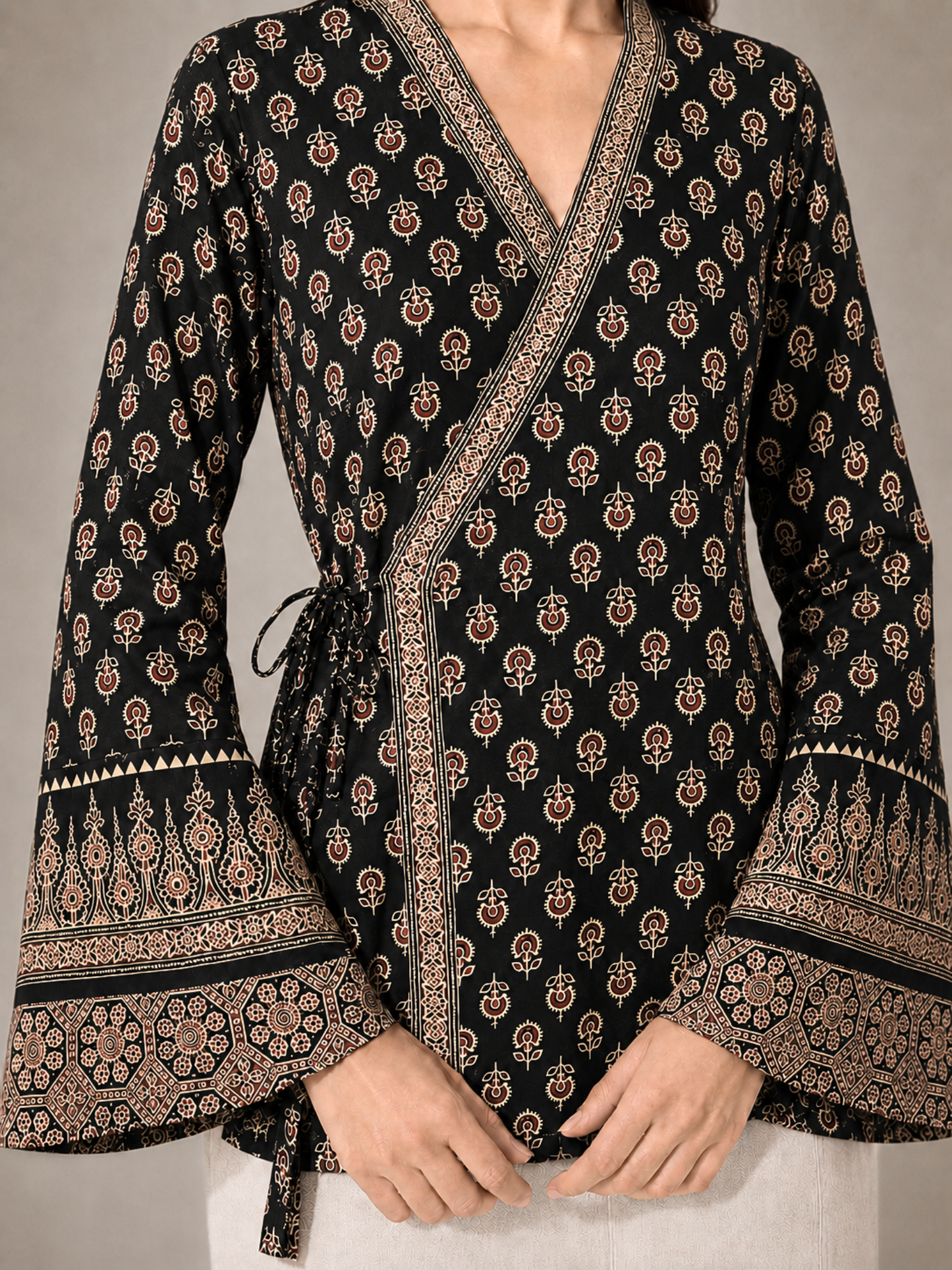 Heer Shortline Top in Black