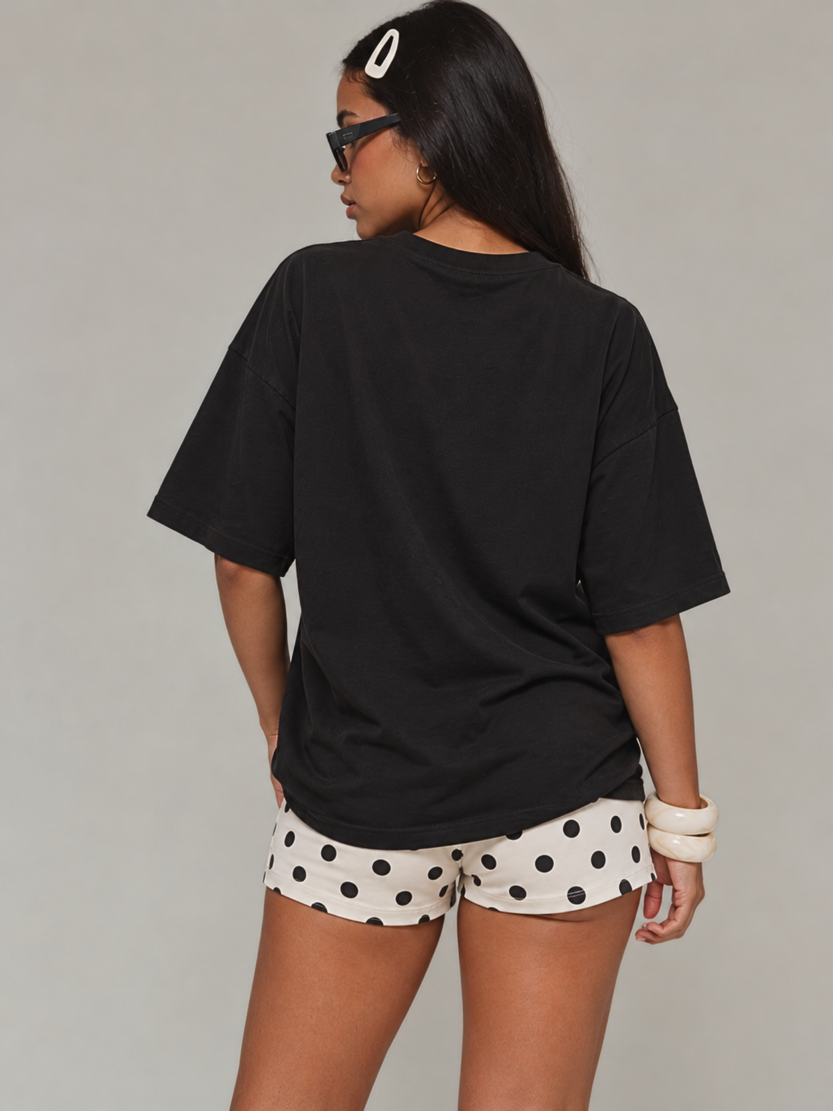 BLACK SOLID OVERSIZED TSHIRT
