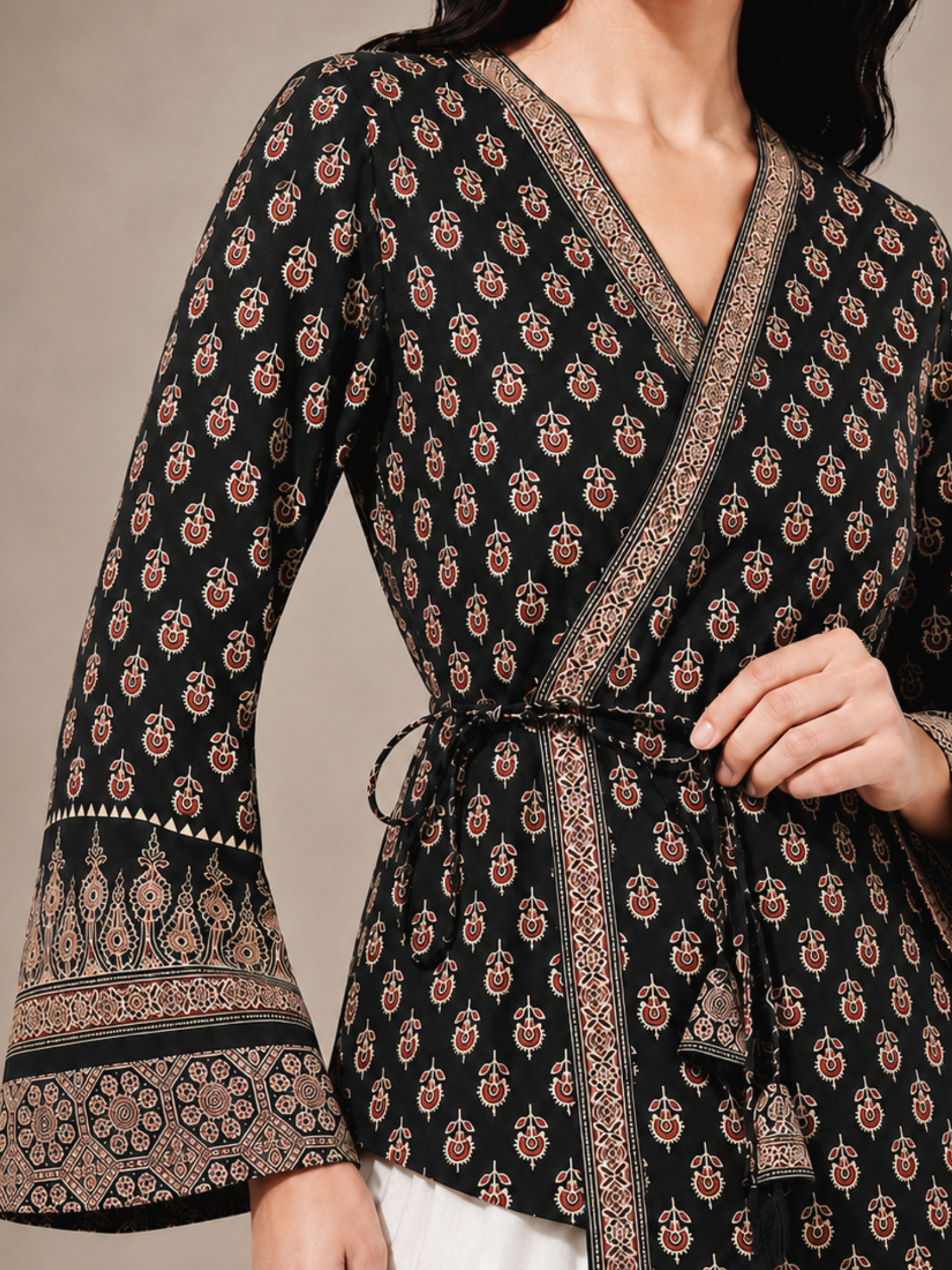 Heer Shortline Top in Black
