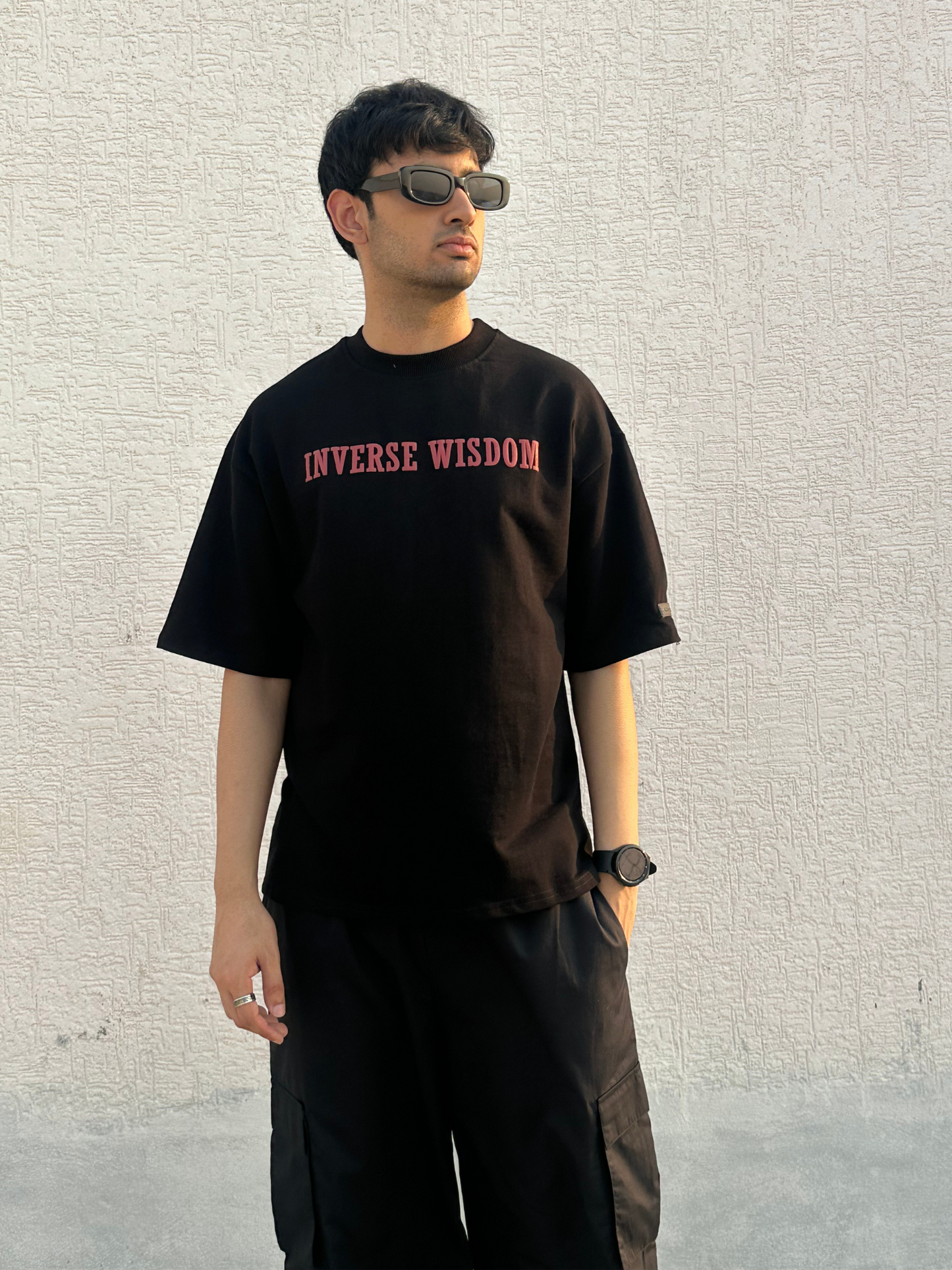 BLACK INVERSE WISDOM OVERSIZED TSHIRT