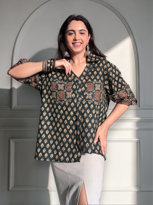 Amara Relaxed Cotton Shirt in Forrest Green