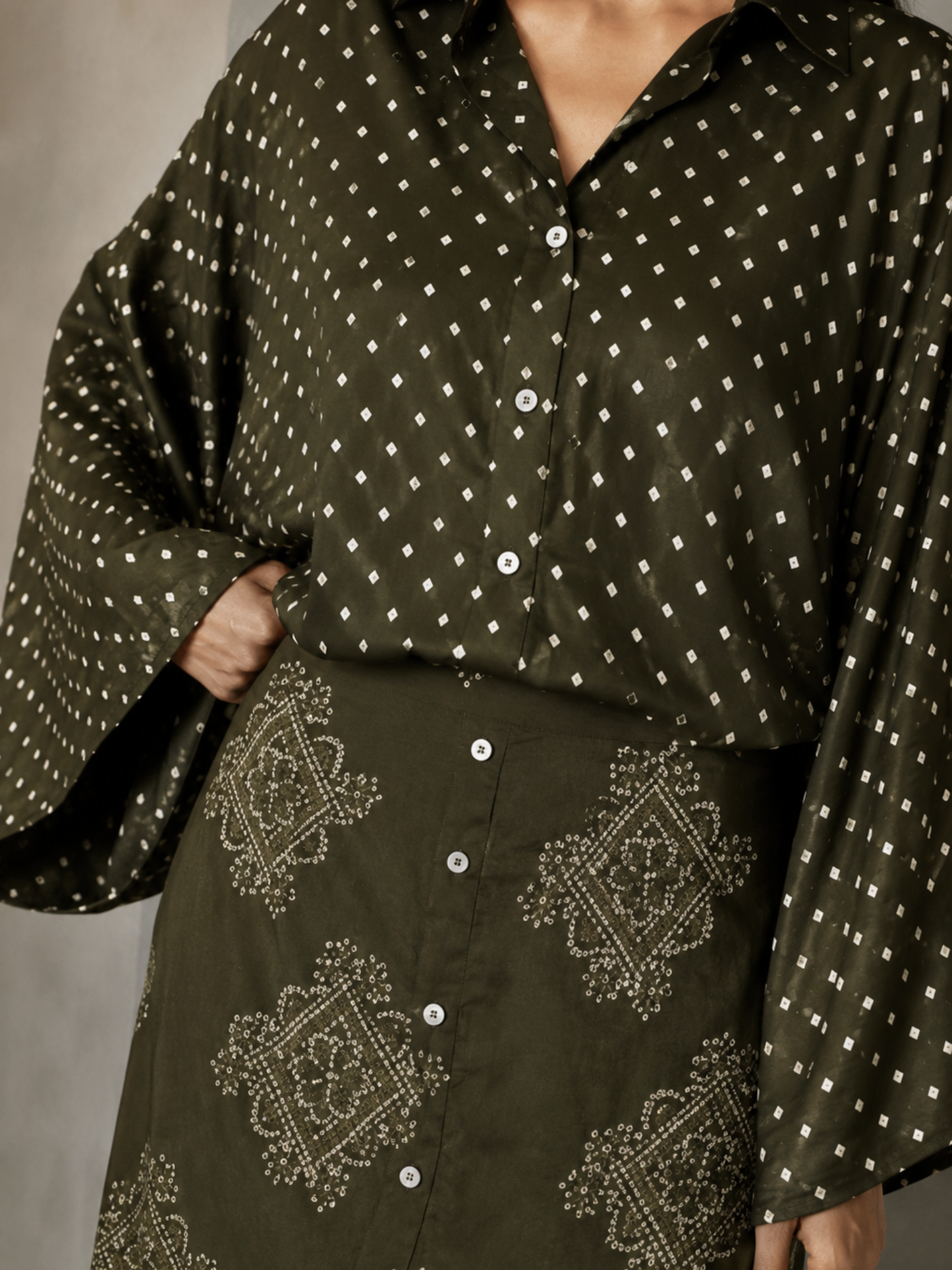 Tarini Kaftaan Long Shirt in Olive